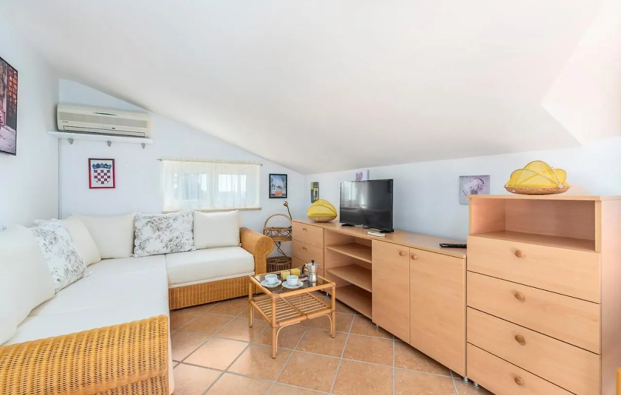 Apartment Giuliano With Sea View Tar-Vabriga 0*,