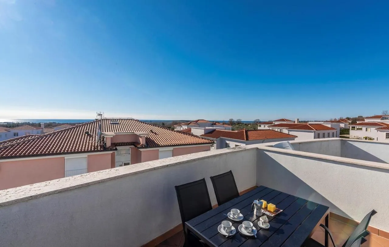 Apartment Giuliano With Sea View Tar-Vabriga 0*,